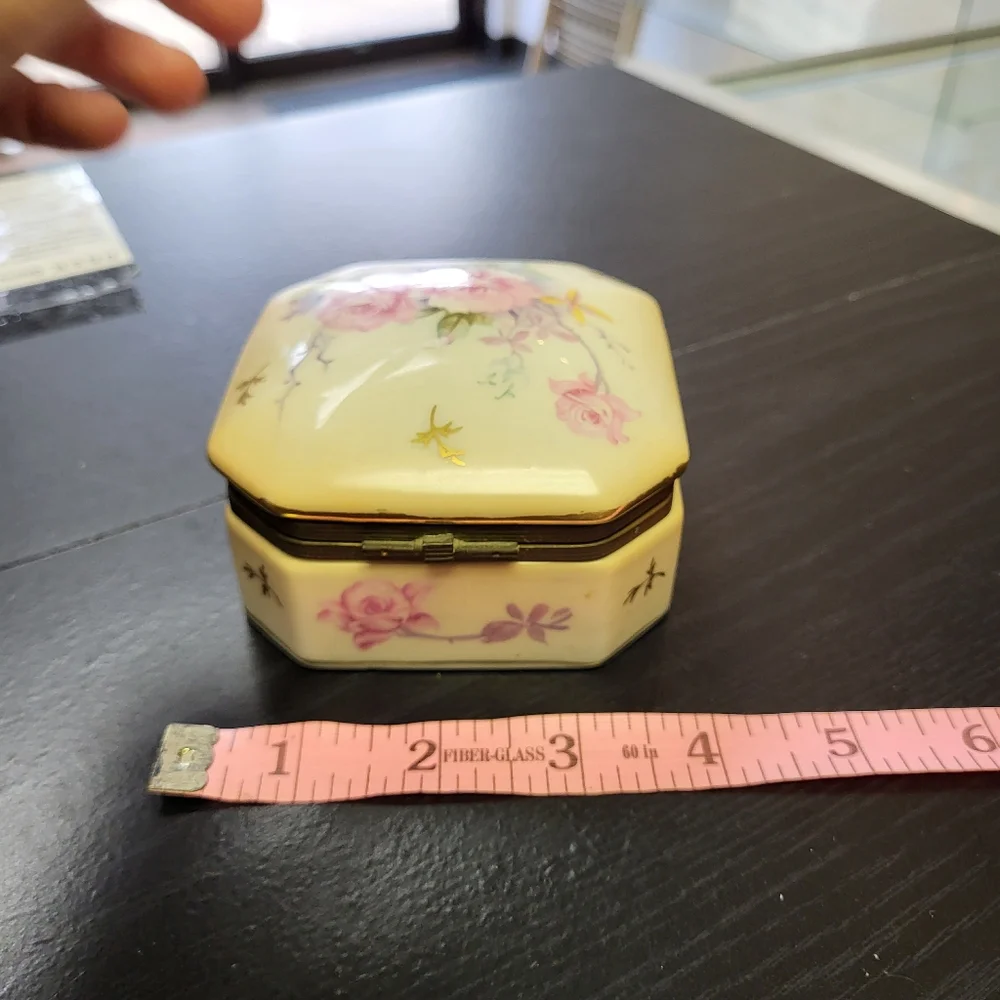 Ceramic jewelry box made in Japan